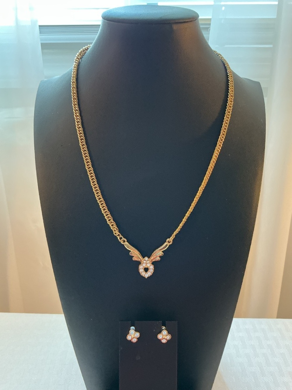 Rhinestone Heart and Wing Gold Tone Necklace and Earrings Set